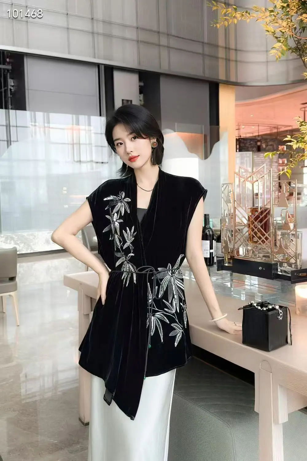 Primavera y otoño nuevo cuello en V seda + tela de terciopelo posicionamiento exquisito bordado de lentejuelas + cinturón dobladillo Irregular chaleco de mujer M-XXL