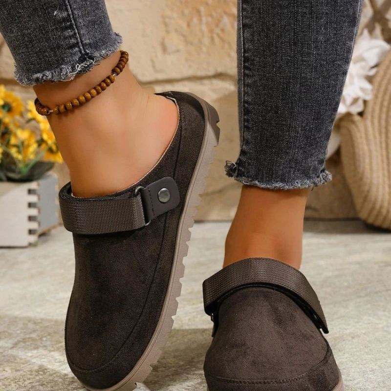 النساء نعال مسطحة 2025 جديد مغلق تو الشرائح النساء في الهواء الطلق صندل مسطح قباقيب غير رسمية النعال الصيف الفلين أحذية منصة النساء