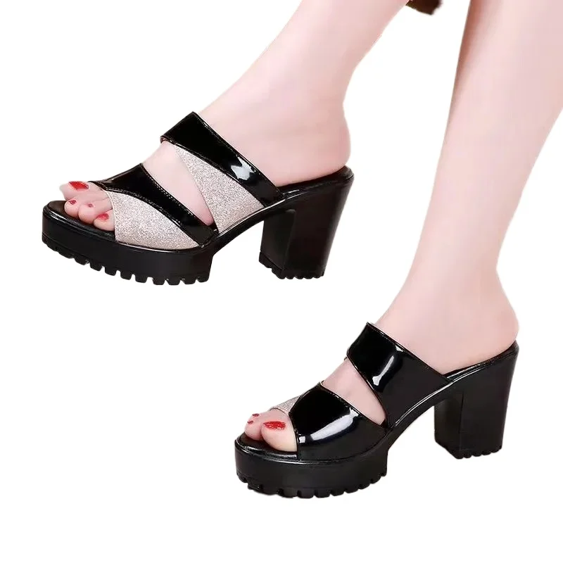 Pantofole con tacco grosso con plateau da donna estive nuove scarpe con tacco alto con punta aperta per le donne sandali con tacco da donna per abiti da esterno