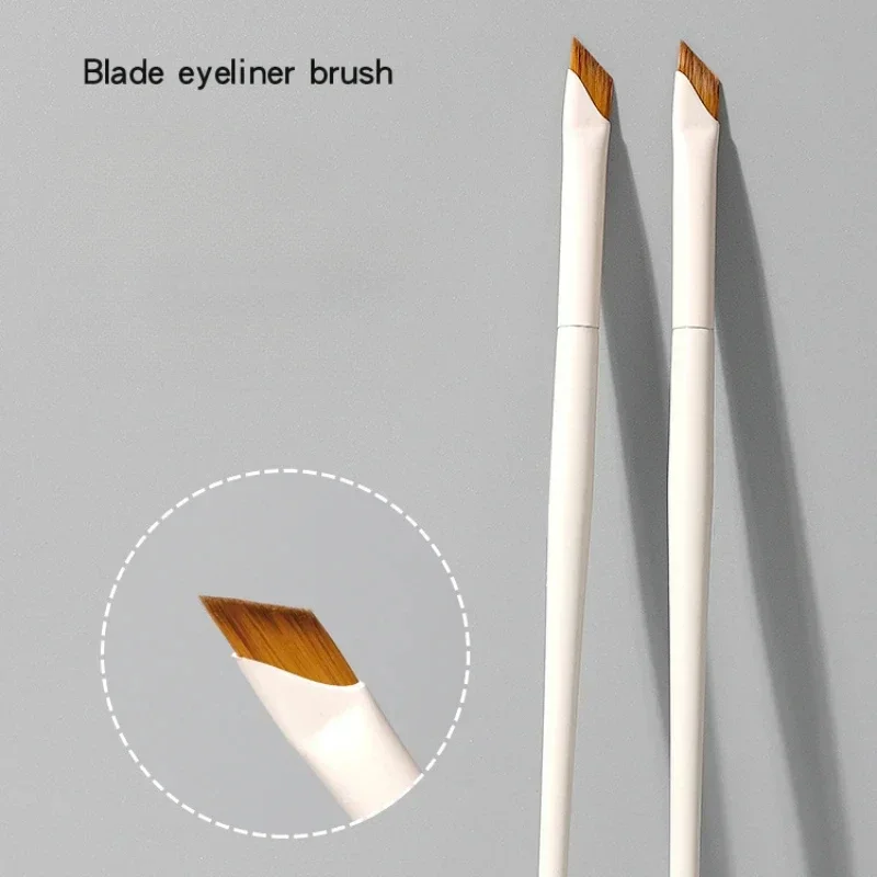 Pinceau pour eyeliner ultra fin à angle plat, accessoire de maquillage sous les yeux, blanc