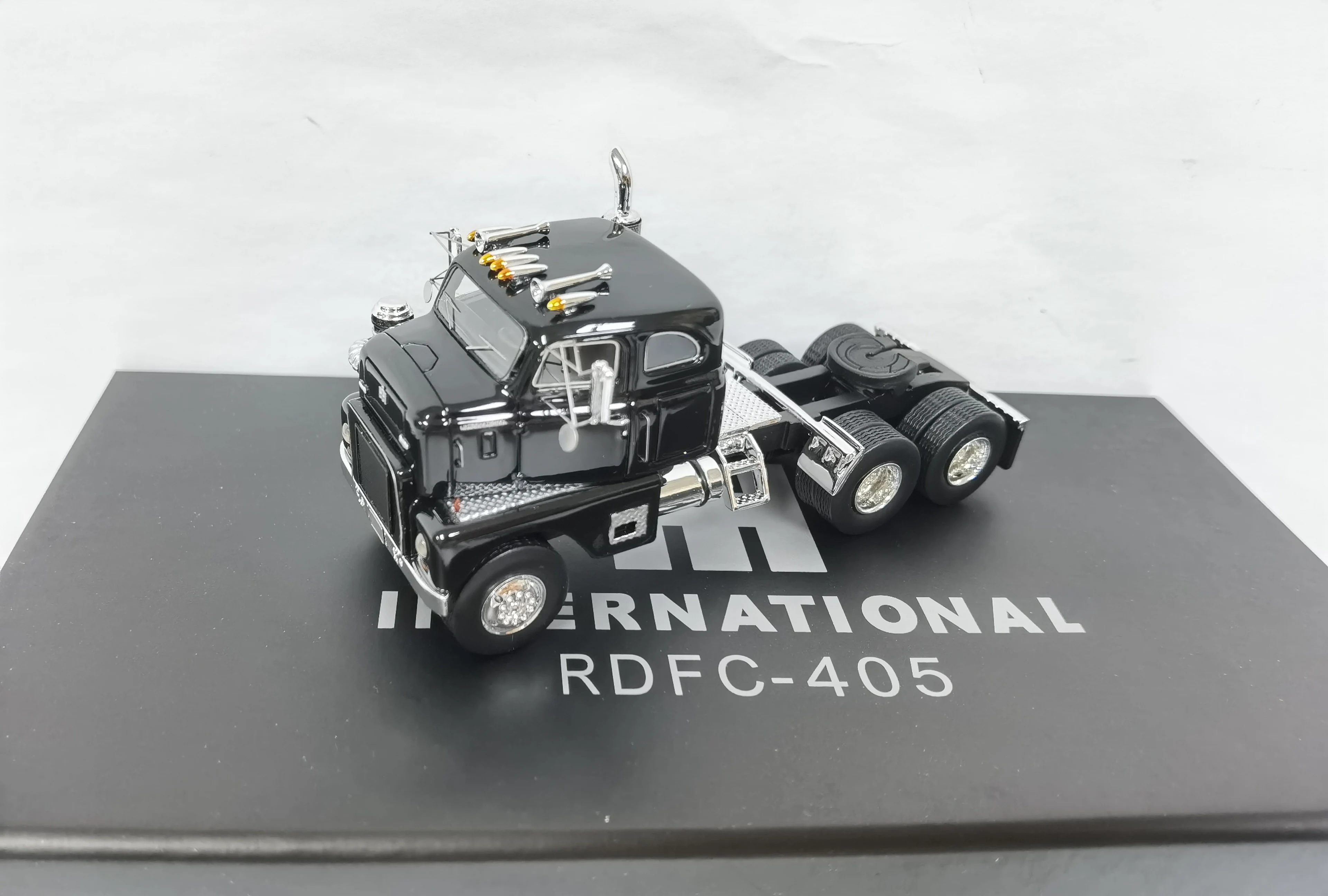 Model Top Shelf  1/64 High Quality Resin International RDFC405 Tractor