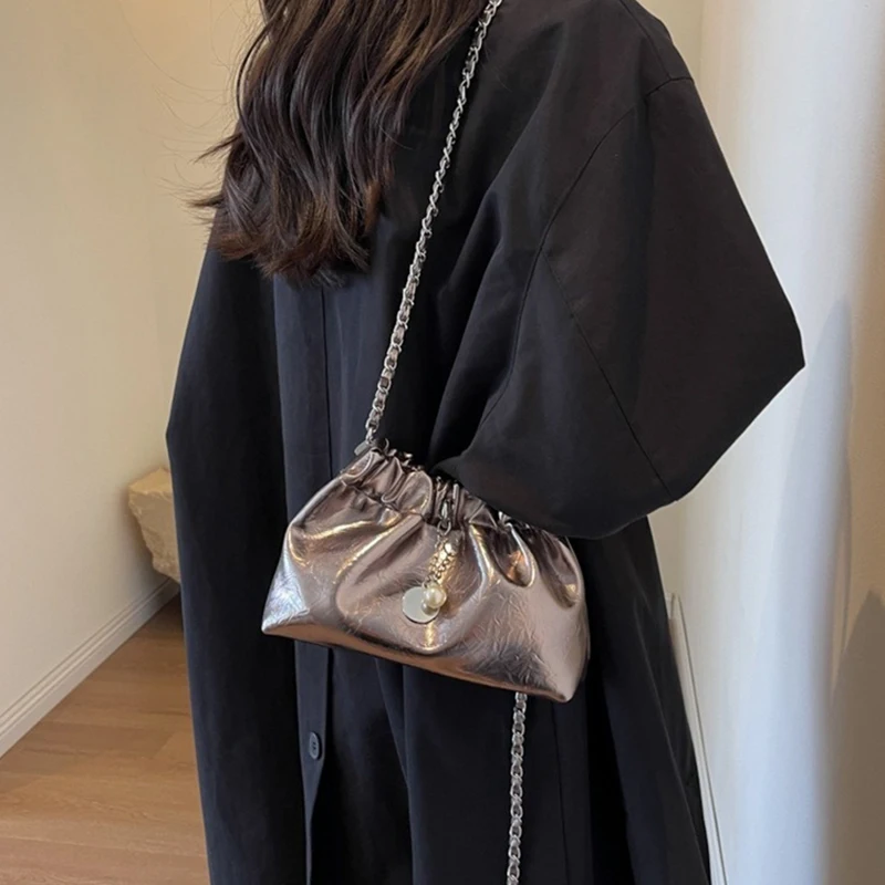 

Женская нишевая люксовая сумка-ведро с драпировкой, модная сумка через плечо с жемчужной цепочкой, универсальная женская сумка цвета шампань