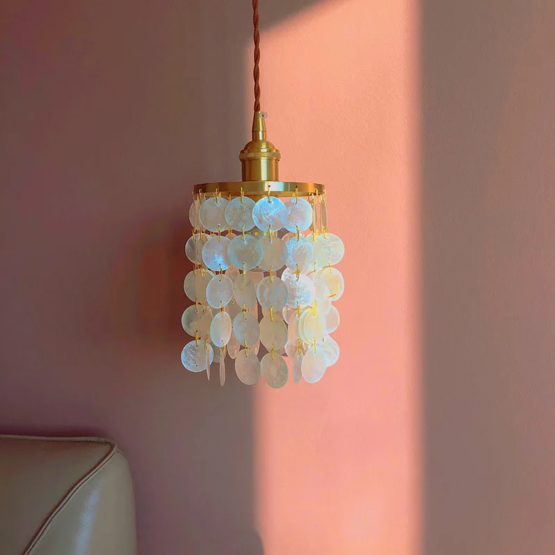 

Mini Cute Shell Pendant Light Modern LED Chandelier White Seashell Lamp Luxury Small Ceiling Light for Living Room Bedroom