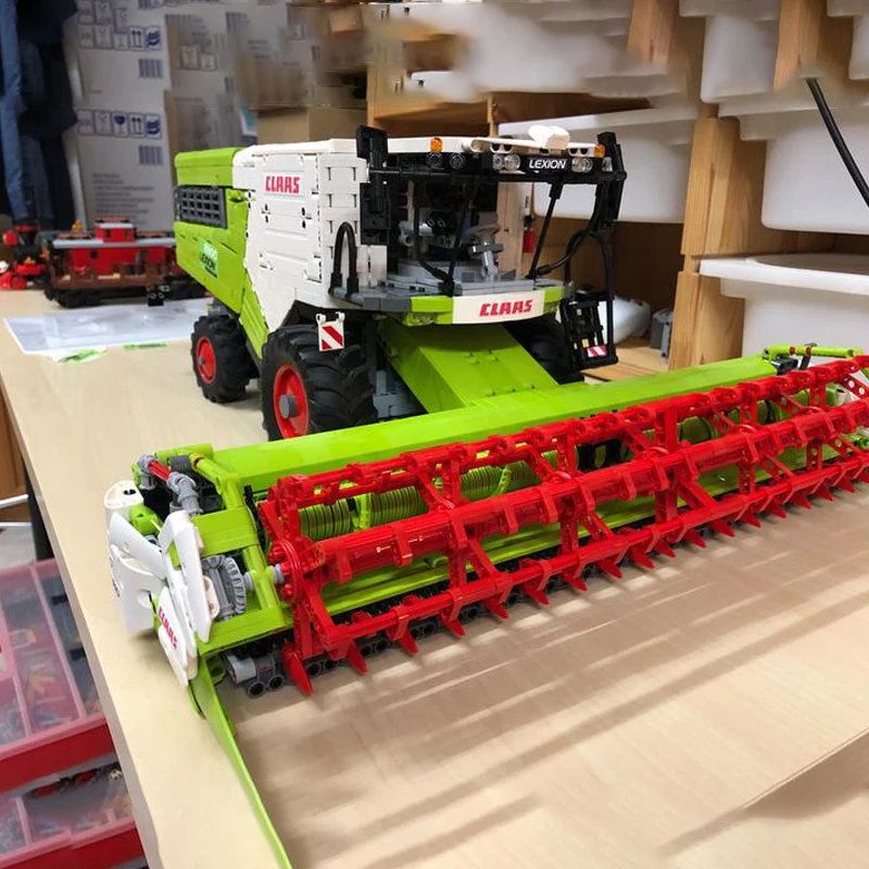 MEW 8900 Combine Harvester model buiding kit block self-locking bricks toys birthday Christmas gift