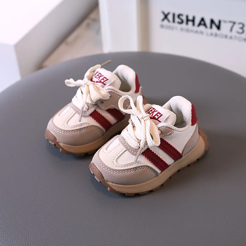 

Новая спортивная обувь для мальчиков, детская повседневная обувь на плоской подошве для девочек, детские нескользящие кроссовки, кроссовки на толстой подошве со шнуровкой для малышей