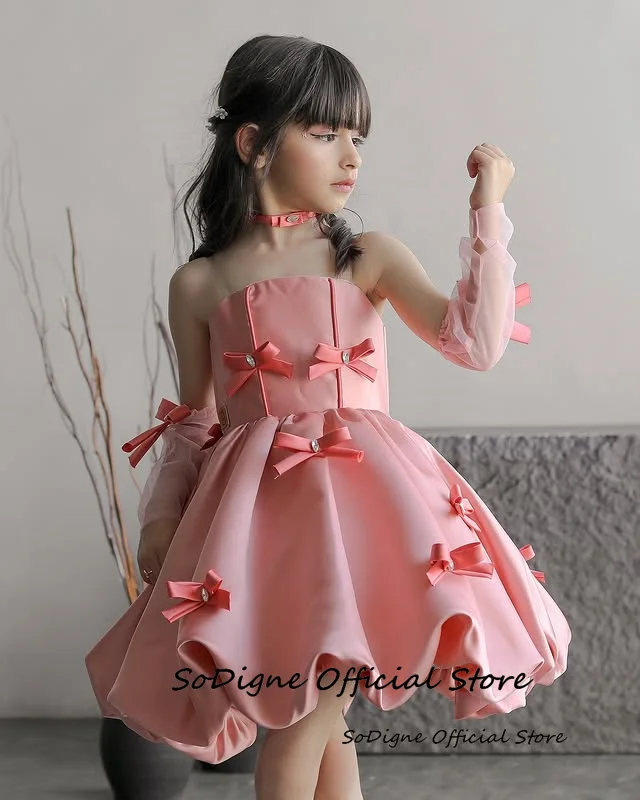 SoDigne A-Linie Satin Blumenmädchenkleid Trägerlos Ärmellos Kurze Schleife Kinderkleid 2025, Prinzessin Geburtstagsparty-Kleider Maßgeschneidert ﻿