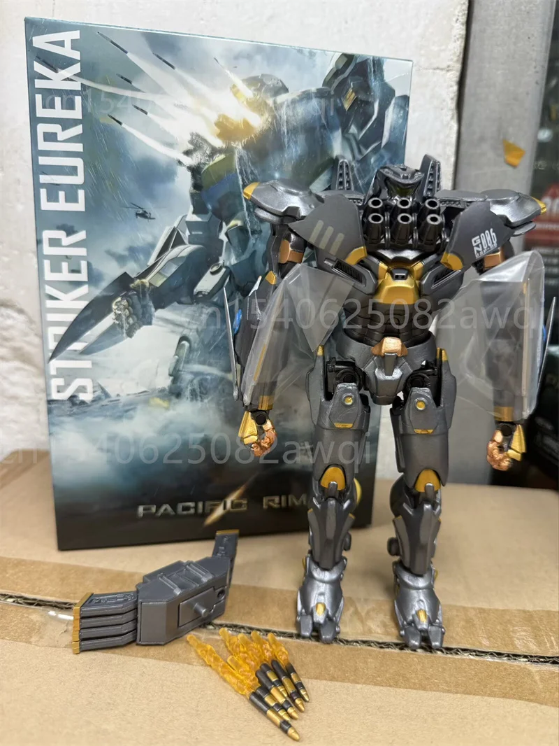 Neca Pacific Rim Figure Striker Eureka Japanese Mecha Bandai LED Thirteen locations With Led Light Luminuos Version Toys Gifts