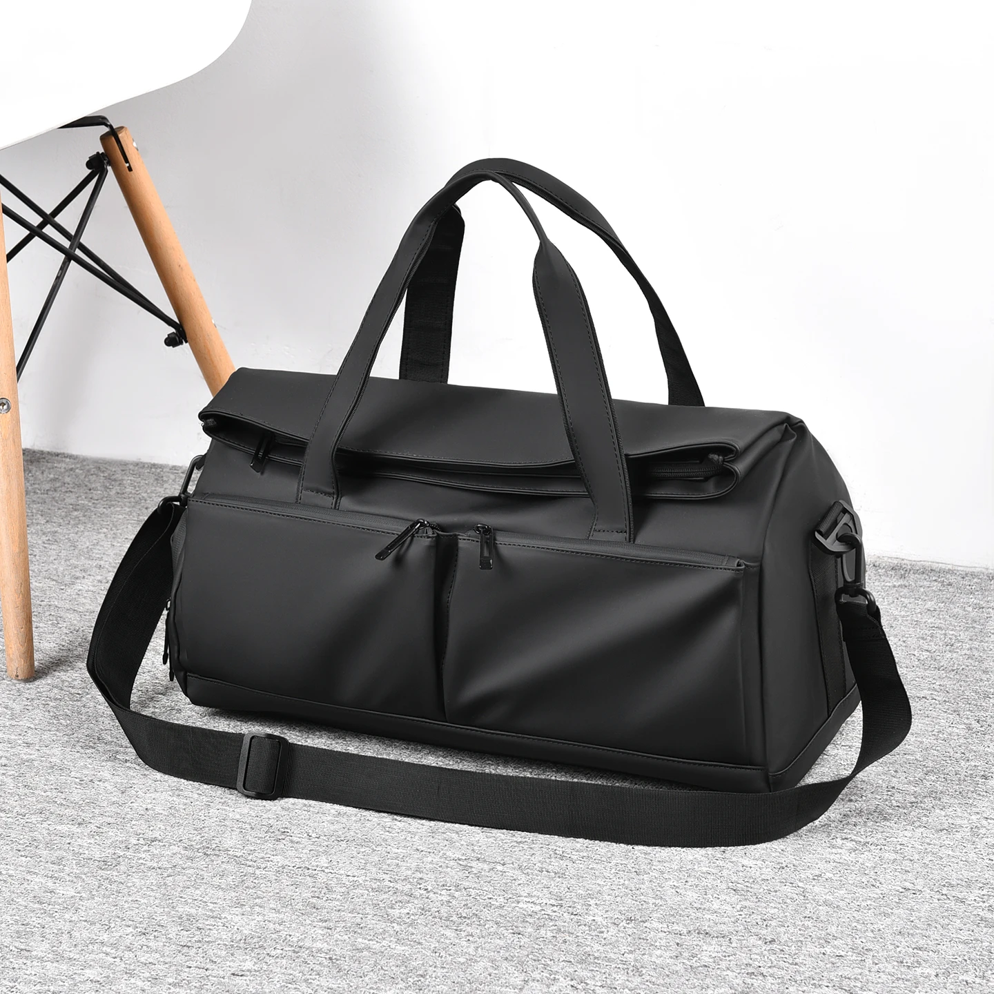 

Large-Capacity Wear-Resistant Sports Travel Bag with Separate Wet and Dry Compartments and Independent Shoe Compartment, Unisex Hand-Held and Cross-Body Fitness Bag