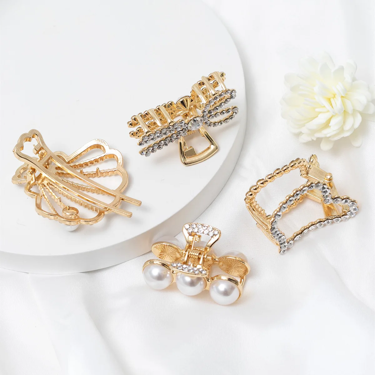 Ocean Series Pearl Hair Clips Women Girls Fashion Barrettes Golden Beach Shell Starfish Rhinestone Hairpin Styling Accessories