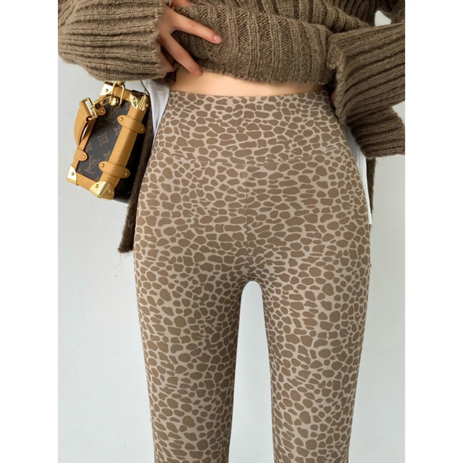 بنطلون يوجا نسائي جديد من LYQ YRF بنقشة الفهد لفصلي الخريف والشتاء، يرفع البطن ويبرز المؤخرة