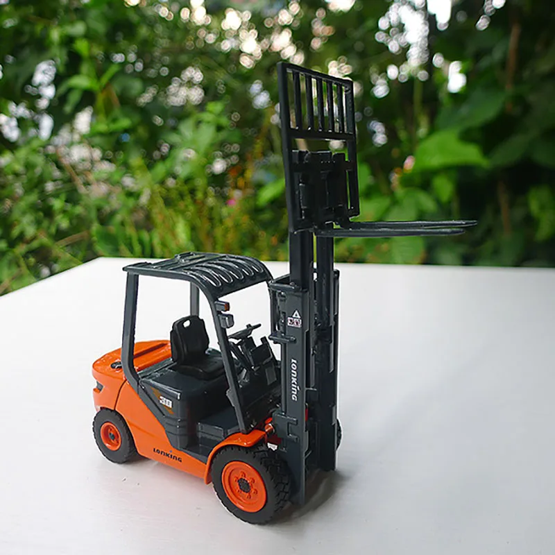 

1:35 Scale Lonking LG30DT Alloy Forklift Engineering Vehicle Model