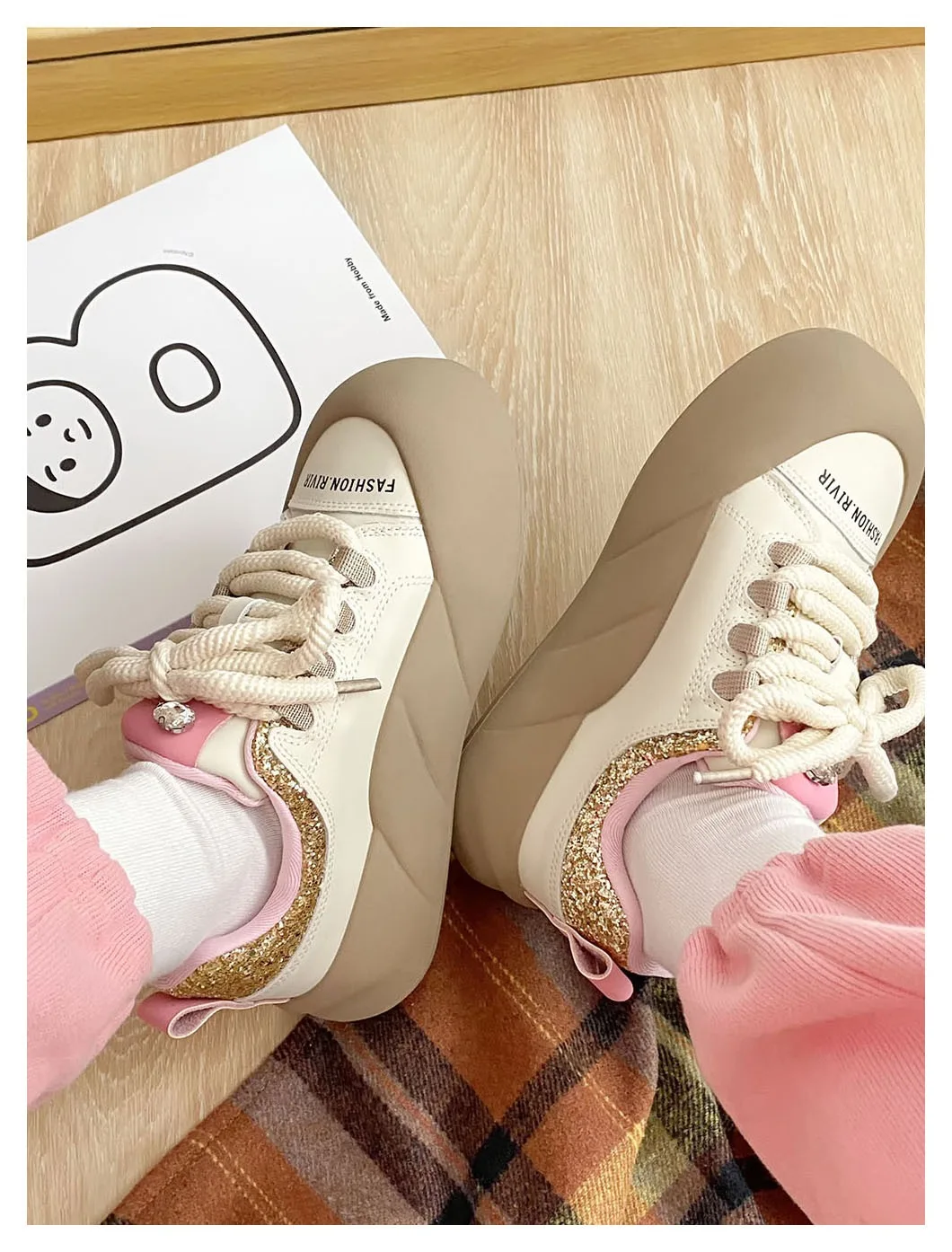 Solid Soft Sole Cute Women Casual Shoes 2024 Spring New Women Shoes Retro Beige Thick Sole Shoes Comfortable Fashionable 24-149