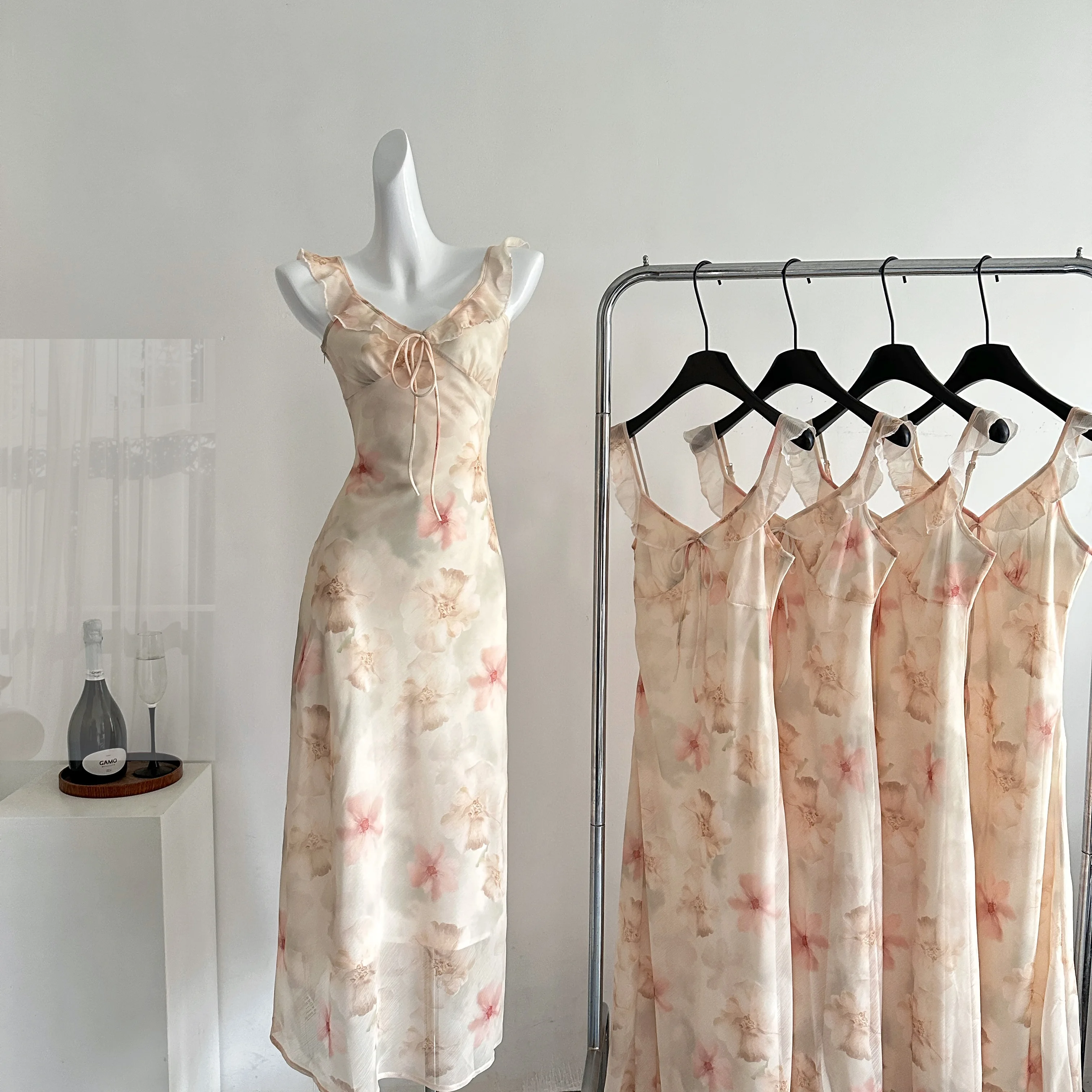 

2025 Summer Women Spaghetti Strap Maxi Dress Spaghetti Strap French Vintage Frock One-Piece Evening Party Robe Boho Style New