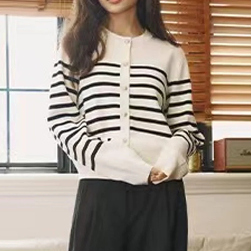 Simple Striped Knitted Cardigan for Women 2024 Autumn New Retro Button Cardigan Sweater for Outerwears Casual Sueters De Mujer