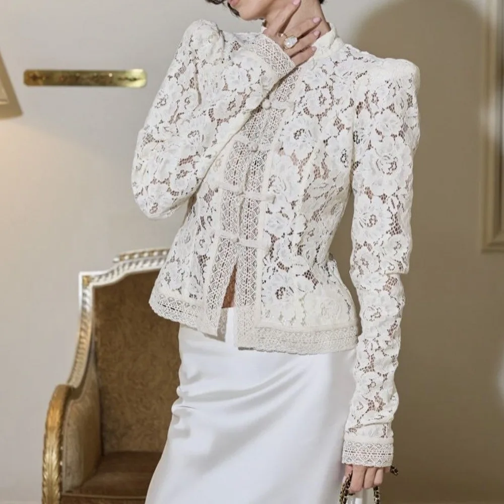 

Однотонная блузка с вышивкой, прозрачная, с вырезами, на пуговицах, приталенная, в стиле пэчворк, летняя одежда