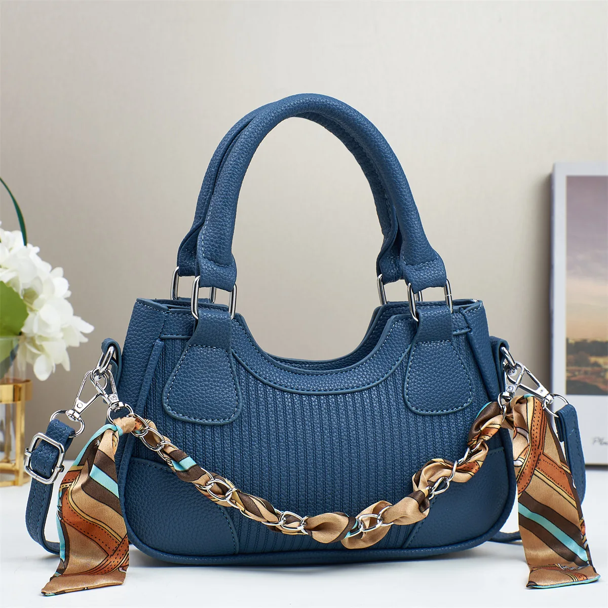 

Fashionable Versatile Elegant Handbag - Women's Exquisite Shoulder & Crossbody Bag