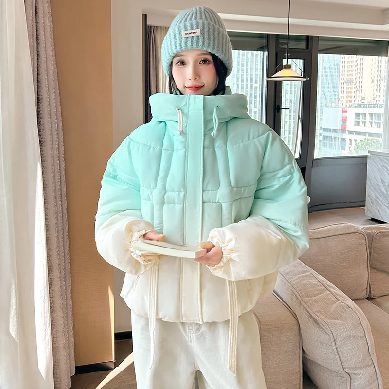 

Women's Hooded Cotton Coats 2025 Winter New Short Commuter Down Jackets Fashion Design Gradient Color Warm Outerwear