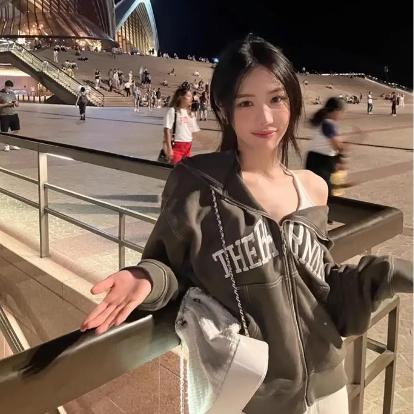 الرجعية الأمريكية طويلة Sve هوديي Jaet المرأة فضفاضة تناسب الخريف 2025 جديد Sle عادية مريحة القطن البلوز