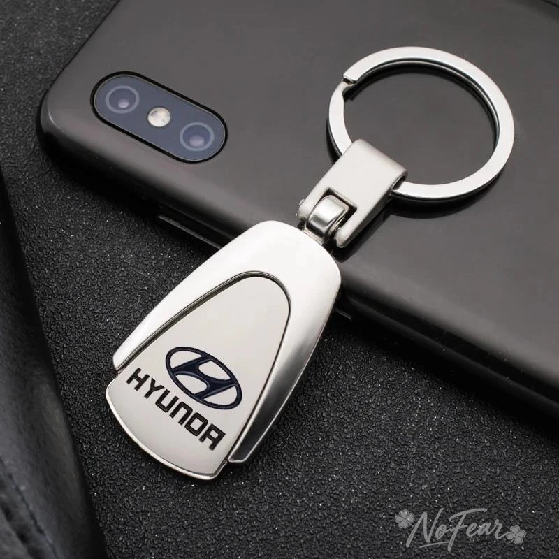 Zinc Alloy Car Emblem Keychain Key Rings Metal Key Chain For Hyundai Elantra Accent Tucson i30 i10 i20 Veloster Auto Stickers view 3