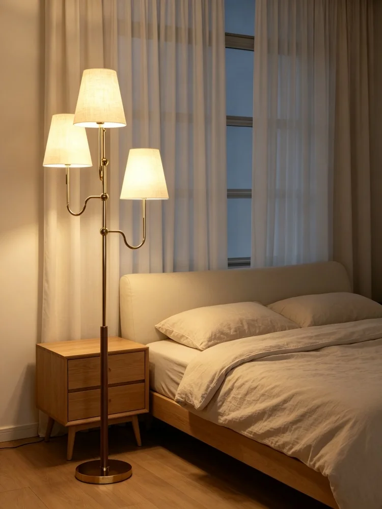 3-Light Gold Walnut Floor Lamp, Wood Metal Standing Lamp with Linen Shades, E14 90-230V Multi-Plug for Living Room Bedroom