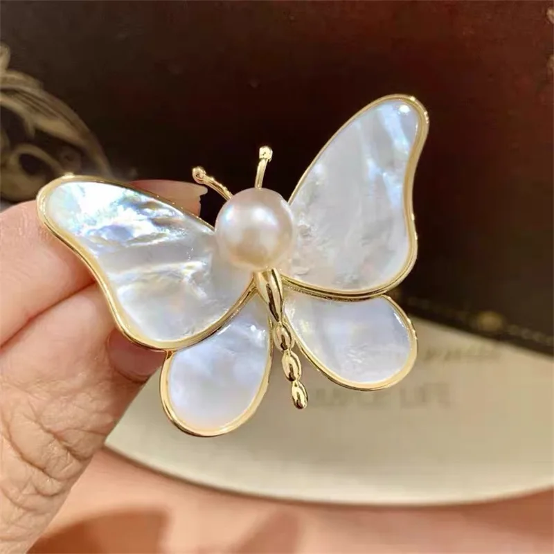 Summer New Butterfly Brooches For Women Charm Pearl Gold Color Brooch Pins Party Wedding Gifts Clothing Accessories Jewelry Gift