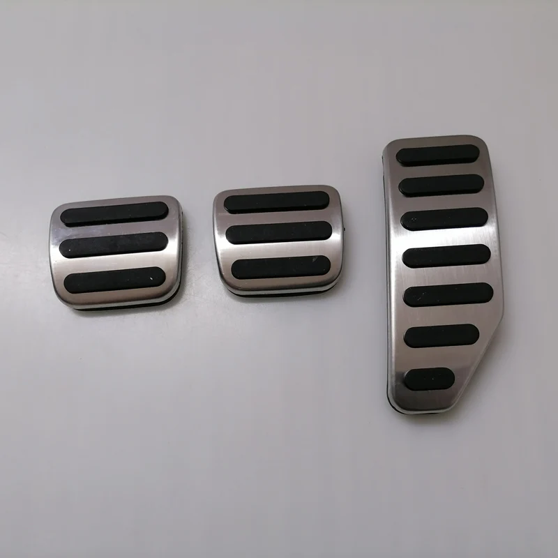 

For Isuzu MU-X 2025 Accelerator Brake Pedal Cover Clutch Non-Slip Pad Stainless Steel Rubber Auto Styling Accessories 2017 2021