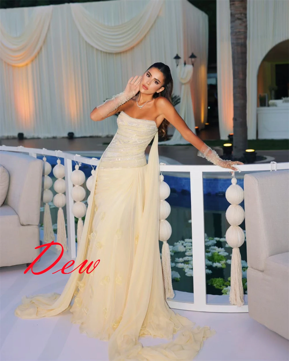

Customized High Quality White Tulle Bridal Gowns Temperament Strapless Ribbon Wedding Dress Chapel Train Open Back Dresses
