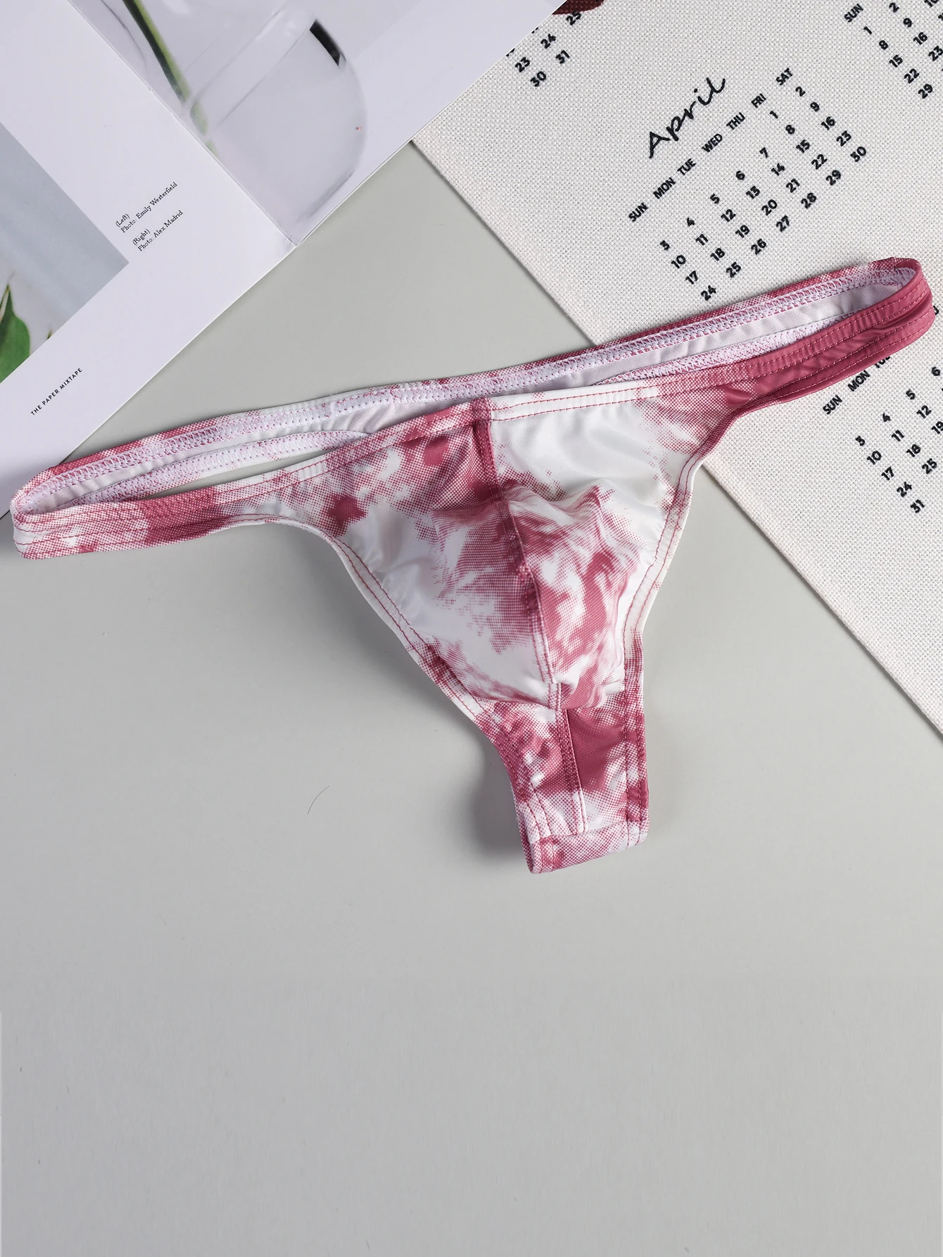 الرياضة طباعة الرجال ثونغ الذكور تنفس g-سلسلة سلس سراويل رياضية مثير T-الظهر الملابس الداخلية الغريبة حجم كبير HT143