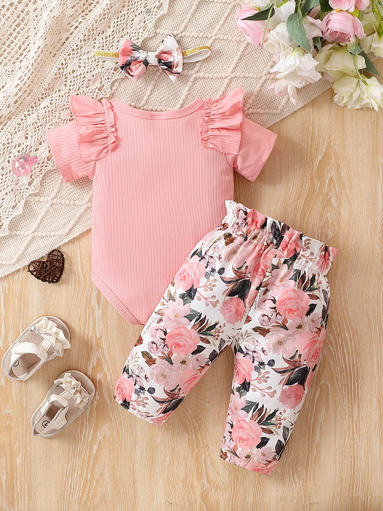 4Pcs Baby Girl Outfit Set Pink Ruffled Bodysuit Floral Pants Headband Shoes Sweet Floral Print Infant Clothes for Daily Wear