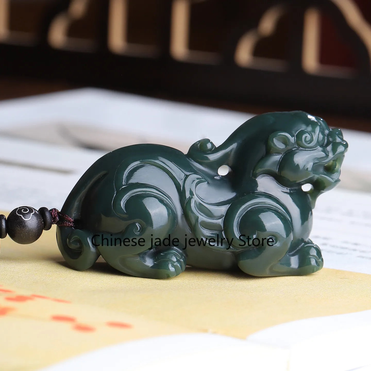 New natural Xinjiang Hetian jade Pixiu hand handle piece men's and women's jade to play with three-dimensional engraving Pixiu f