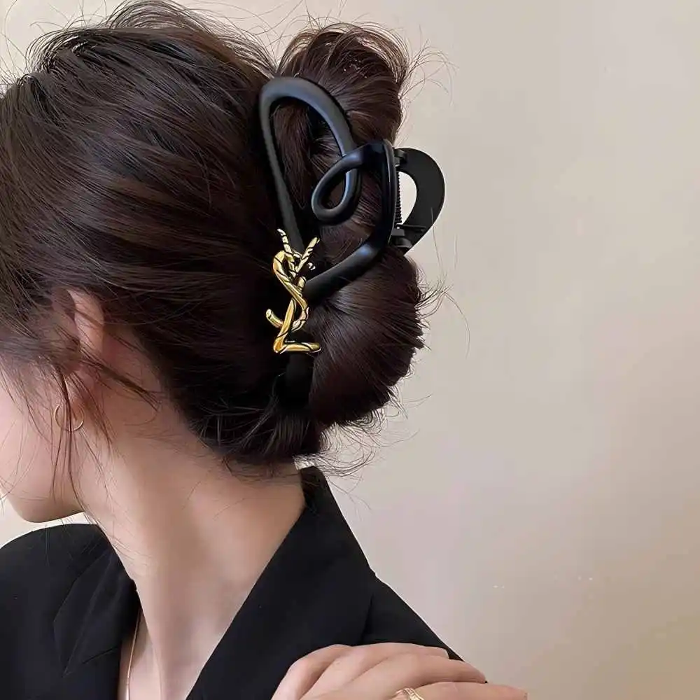 2025 novo feminino acrílico clipe de cabelo em forma de garra moda metal letra design grande tubarão clipe de cabelo decoração elegante clipe de cabelo moda