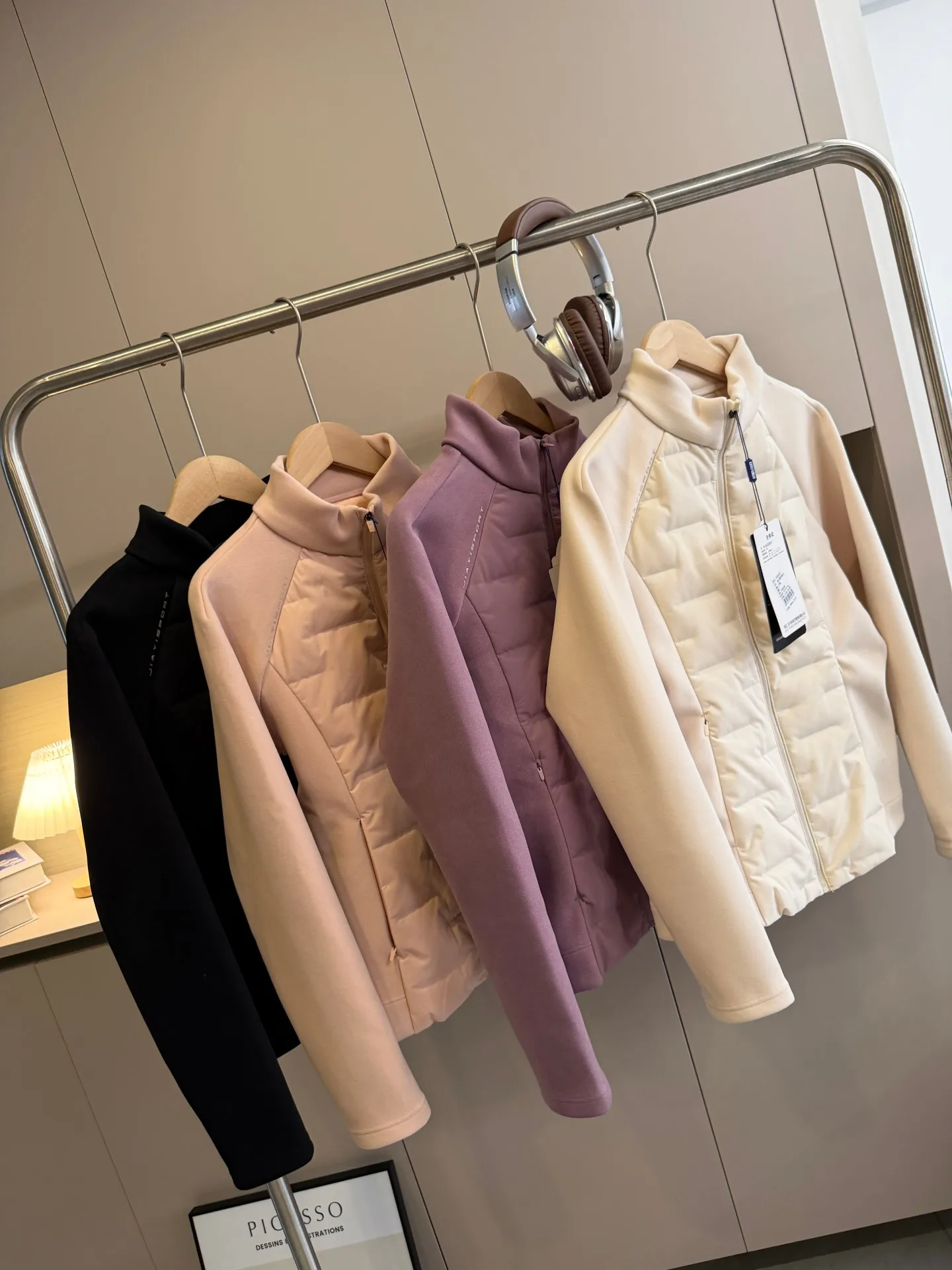 

Women's 3D Tailored down Jaet Stand Collar Du Feather Outdoor Warm Winter Coat Regular Fit Long Sve Zipper Closure