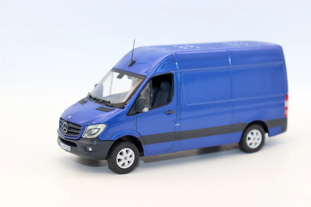 

New 1/43 Scale Sprinter Kastenwagen Van By Premium Classxxi Diecast model Toys cars for collection