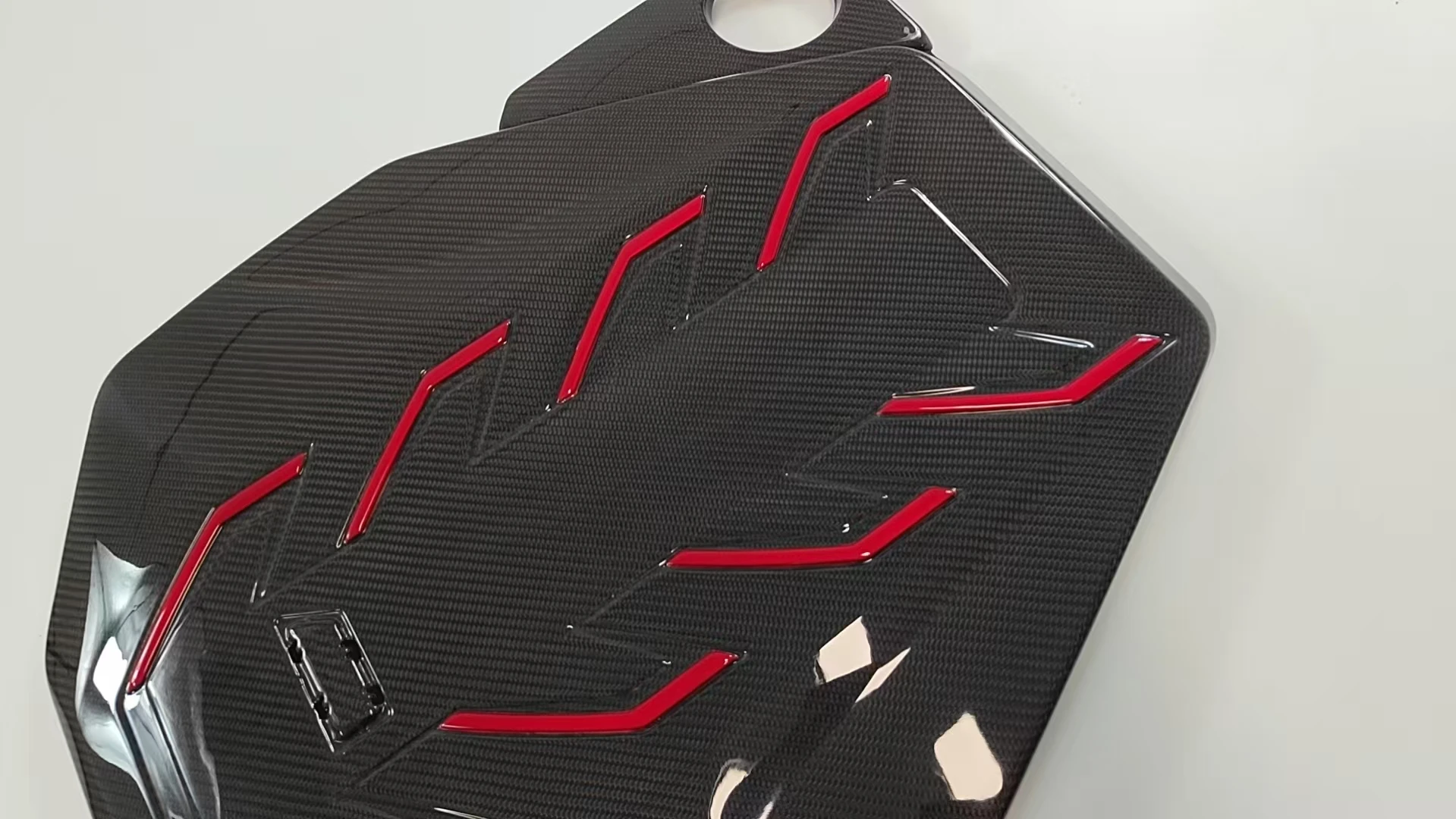 High Quality Car Engine Hood Suitable For BMW M5 G90 M Style Carbon Fiber Engine Hood