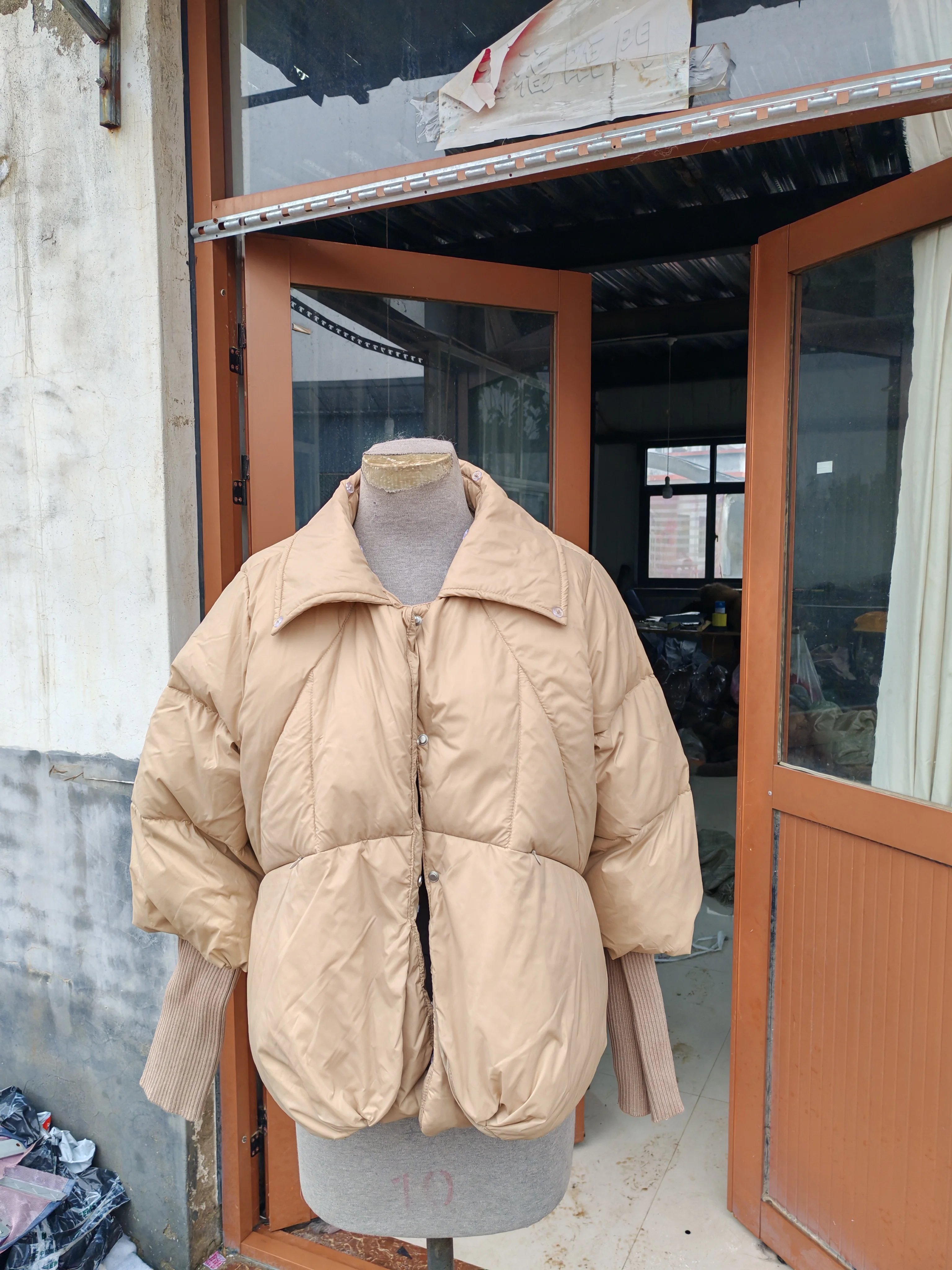 2026 Winter Real Fox Fur Collar White Duck Down Padded Down Jacket Regular Fashion Warm Big Fur Collar Women's Coat