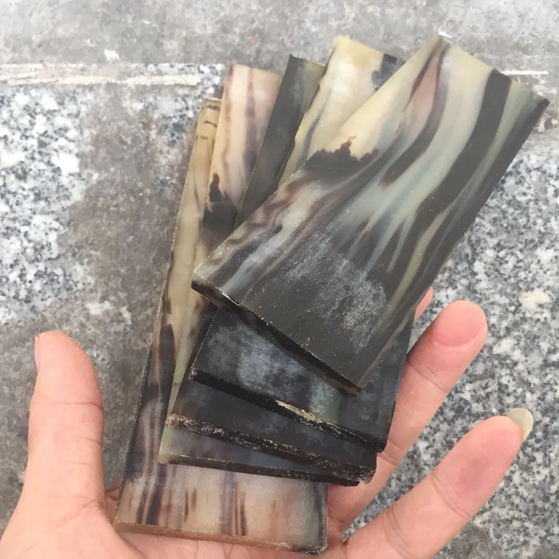 1 قطعة زهرة الأغنام الطبيعية القرن ورقة سكين الفراغات لوحة الموازين مقبض المواد DIY بها بنفسك النقش ، لوحة المسبح