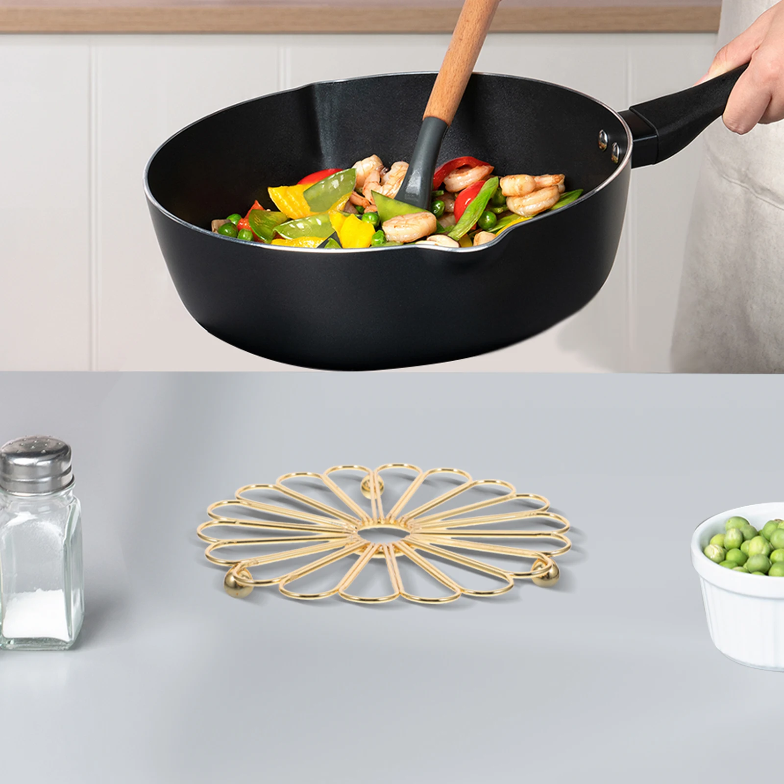 

Iron Flower Resistant Pads European Table Mats Style Table Mats for Dining Reusable Coaster Placemats