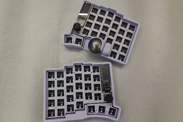 

Комплект разделенной клавиатуры Trackball 39/47/59, индивидуальная проводная одномодовая клавиатура с возможностью горячей замены, ручка программируемой опорной флаконы