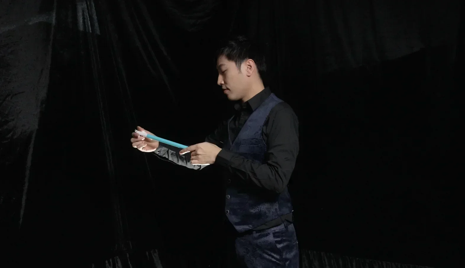 Y Wand von Mr. Y Multiplikations- und Farbwechselstab, Zaubertricks, Bühnen- und Nahaufnahme-Gimmicks, Zauberer-Requisiten, Komödie-Zubehör