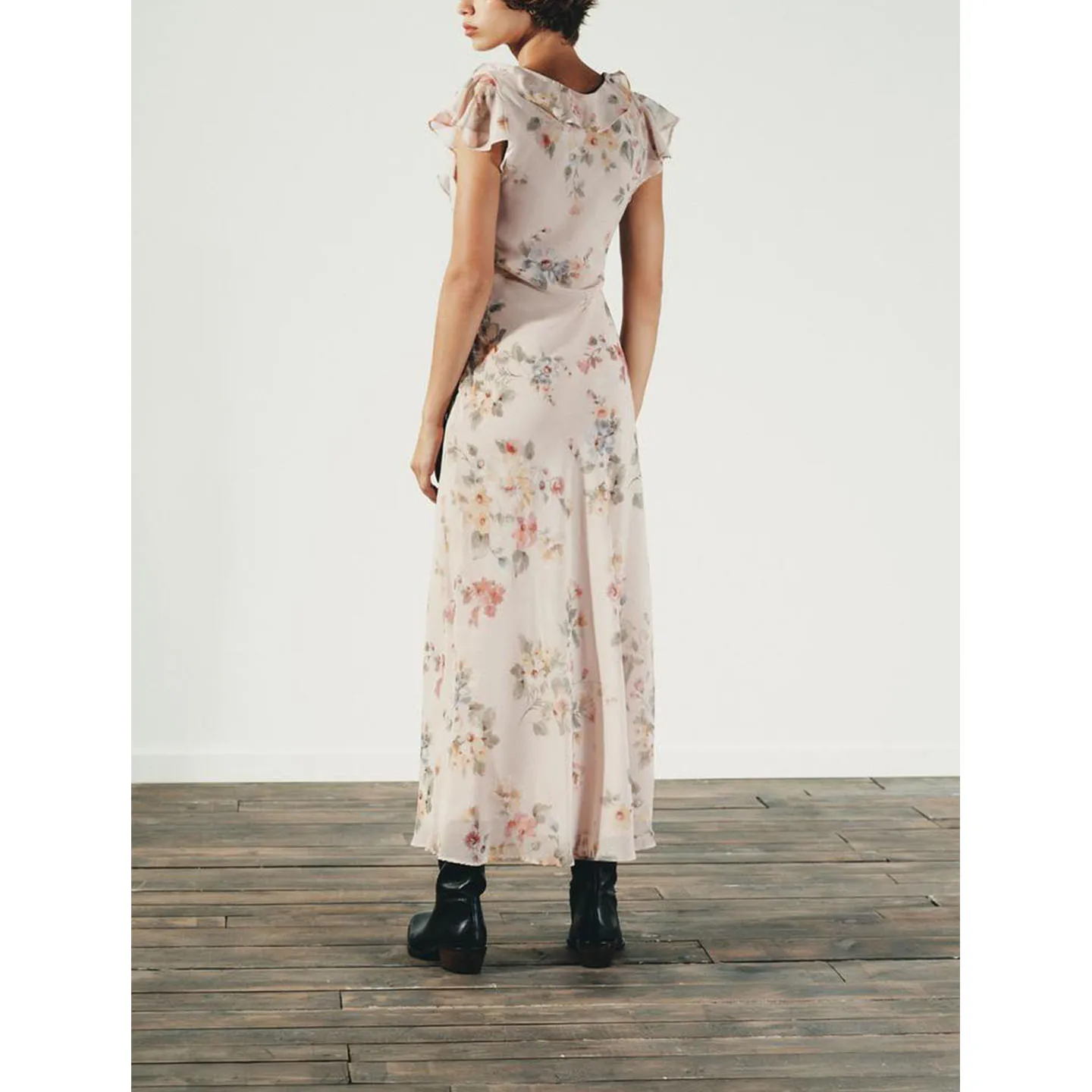 섹시한 V넥 미디 드레스 플로럴 프린트 비치 바캉스 여성 가을 패션 실크 폴리에스터 원단