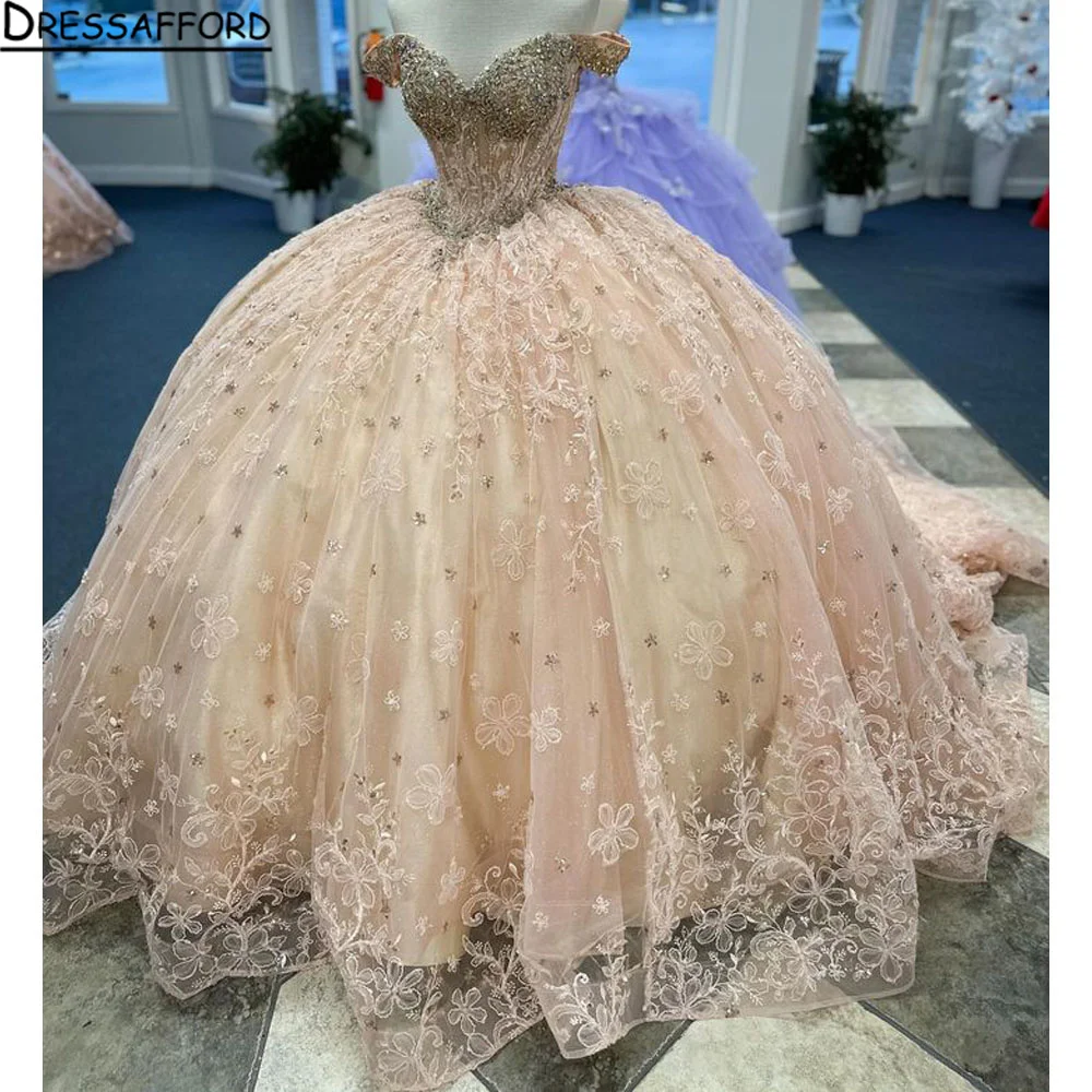 Quinceanera Jurken Elegante Prinses Roze Lieverd Appliques Baljurk Met Veters Plus Size Sweet 16 Debutante Party Birthda