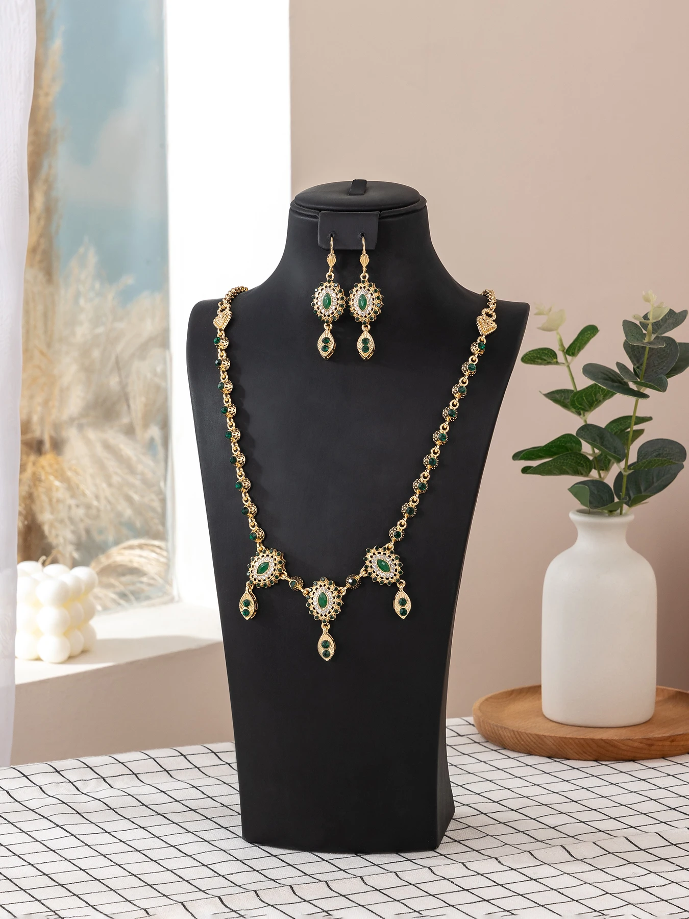 Unique And Niche Design Set Consisting Of An Oval Pendant A Round Dot-Style Chain Necklace And Earrings A Refined 2-piece set image 5