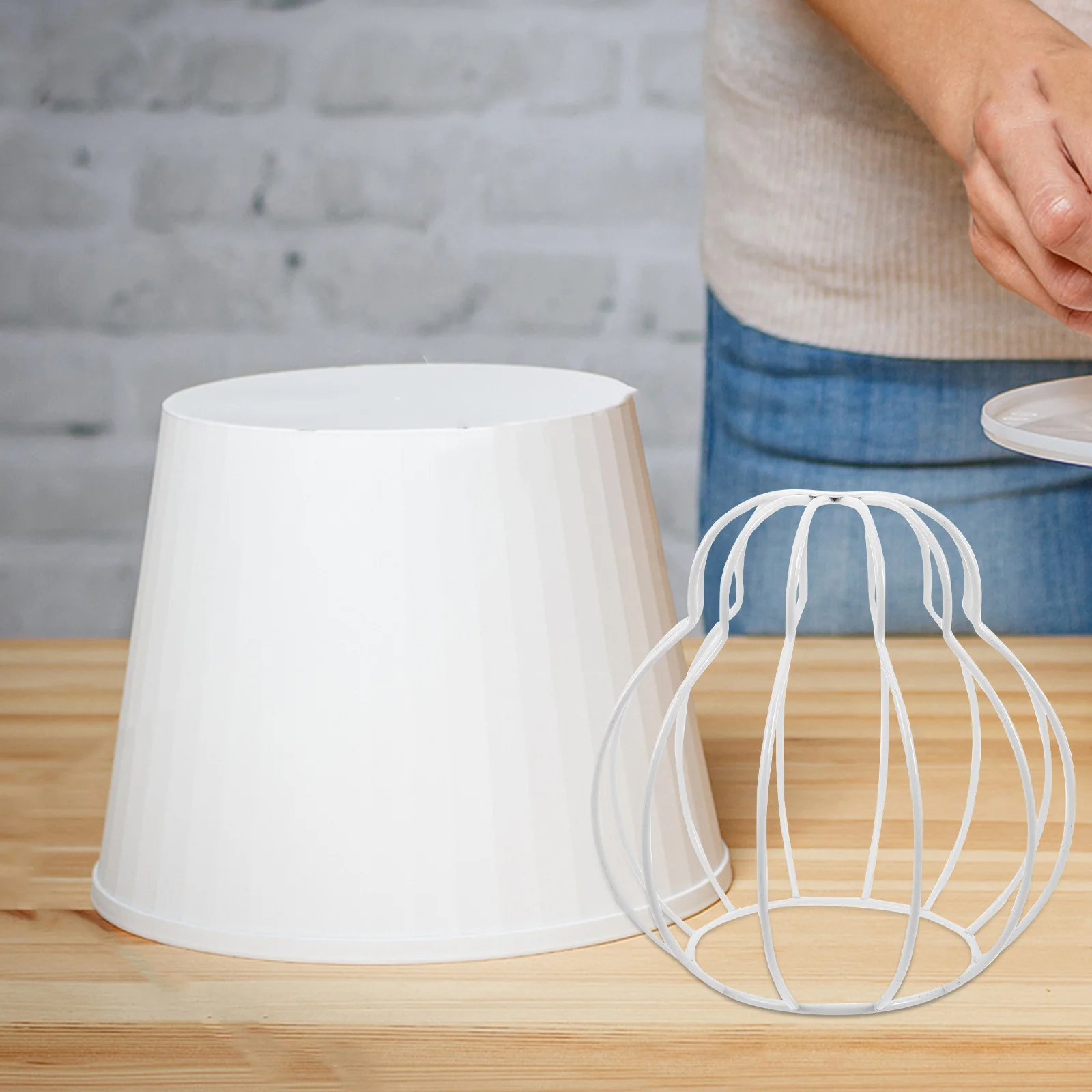 

DIY Pendant Light Frame Light Bulb Cage Gourd Shaped Metal Wire Hollow Lampshade Frame Industrial Style Hanging Pendant Lamp