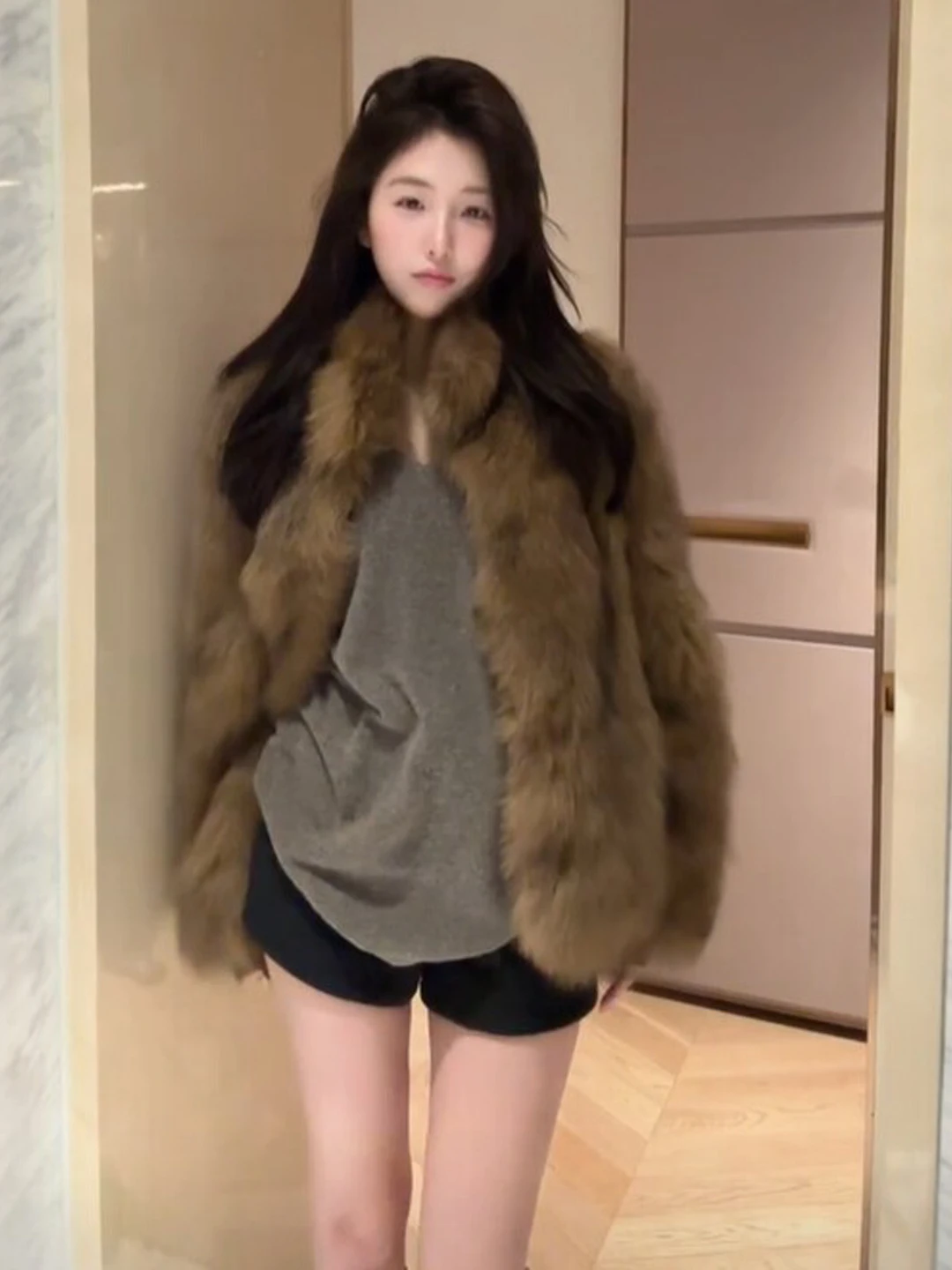 

Retro Sli ort Loose Fur And Leather Inteated Faionable Spring Coat Warm Pure Color Korean Sle Women's Outerwear