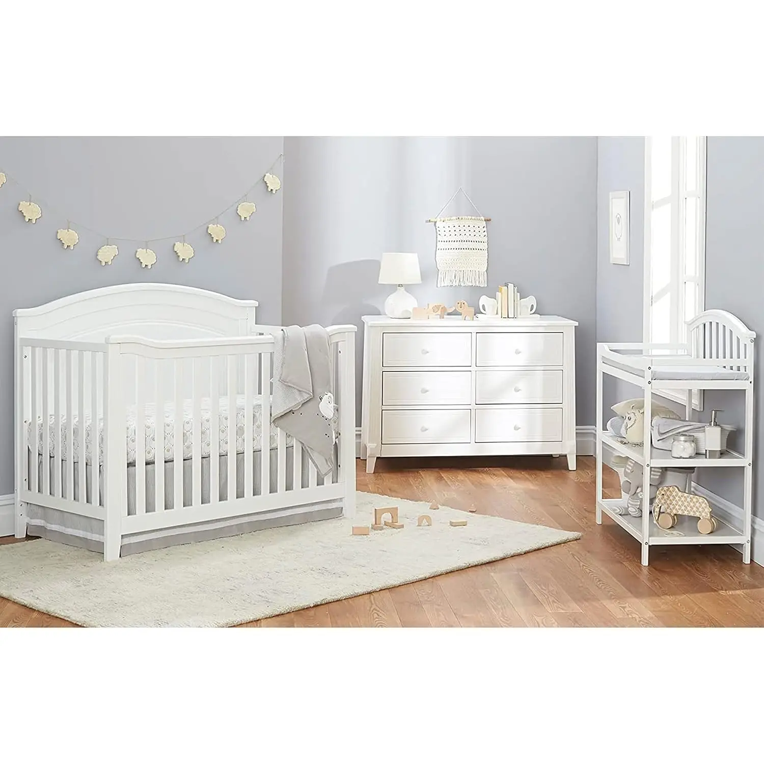 Classic 4-in-1 Convertible Crib, Made of Wood, Non-Toxic Finish, Wooden Baby Bed, Toddler Bed, Child’s Daybed and Full-Size Bed,