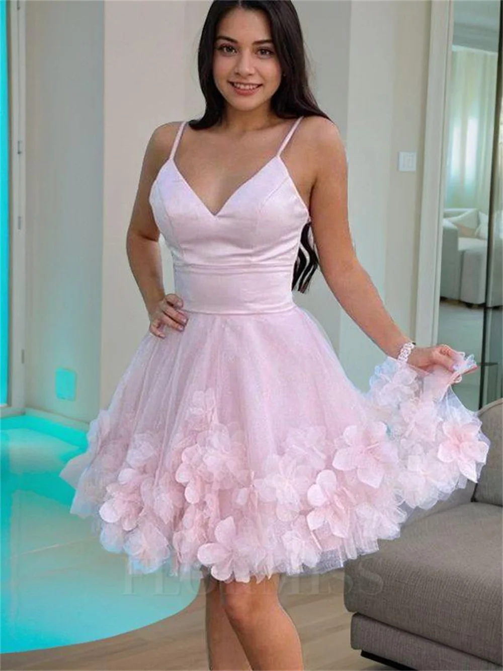 Spaghetti Straps V-neck 3D Floral Homecoming Dresses for Teens Sleeveless Tiered Formal Cocktail Party A-line Short Ball Gowns