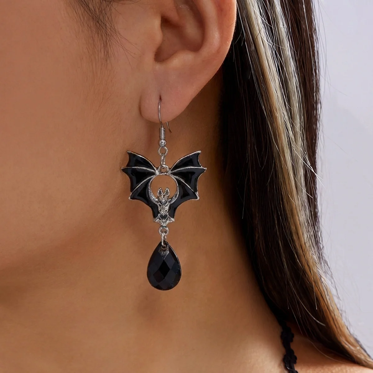 Halloween Black Red Bat Waterdrop Crystal Tassel Dangle Earrings For Women Men Gothic Cosplay Bat Wings Animal Earring Jewelry