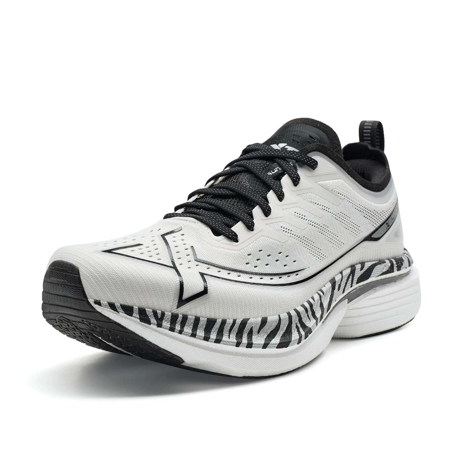 Xtep One Piece Model 3.0 Men Running Shoes 2025 Spring Comfortable