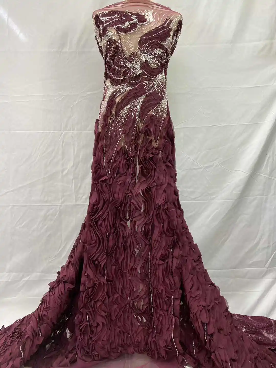 

2025 Latest African 3D Lace Fabric Embroidery Lace French Lace Fabric with Sequins Beaded Nigerian Tulle Lace for Party Dresses