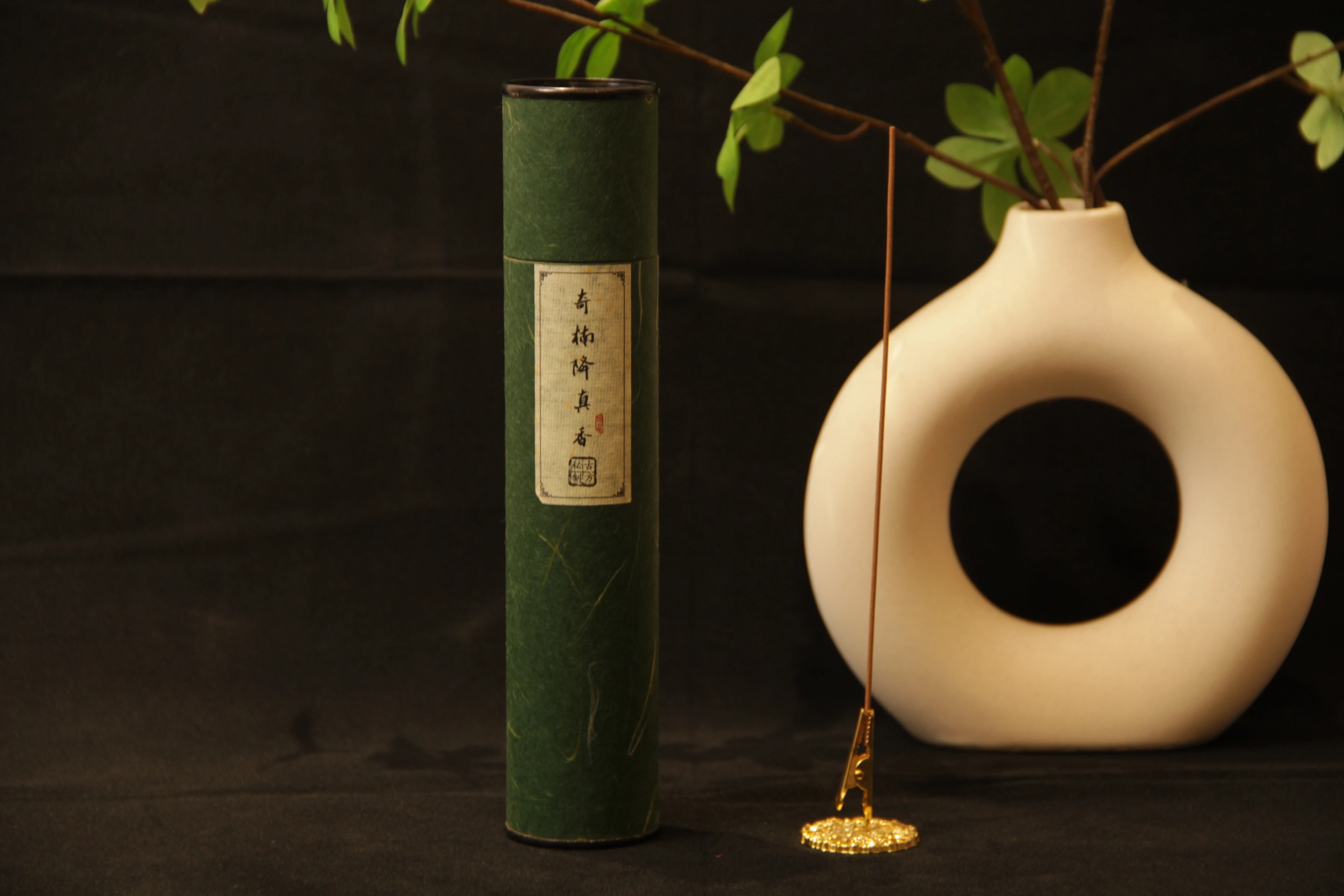 高級「奇南江鎮香」香棒。天然のウード（沈香）を使用した、アロ - Home Fragrance Oud のレビューと価格